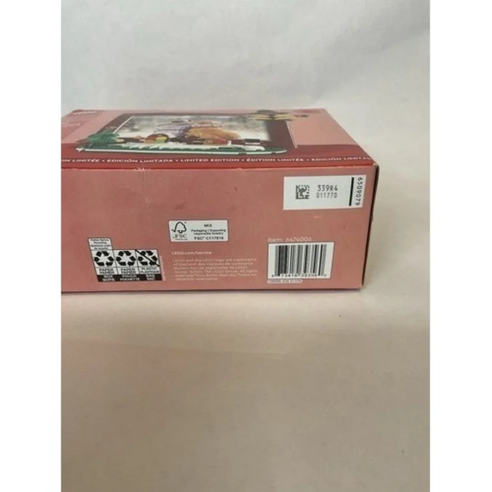 NWOT LEGO 8+ 40702 209PCS Christmas Picture Frame Limited Edition Holiday Set